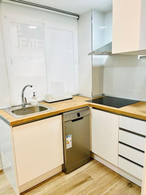 New Spacious And Cozy Apartment - Μάλαγα Εξωτερικό φωτογραφία